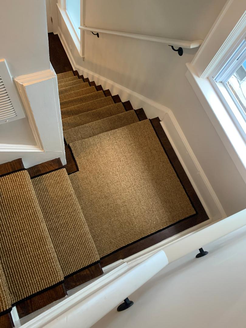 Sisal-stair-runner-with-black-serge.jpg